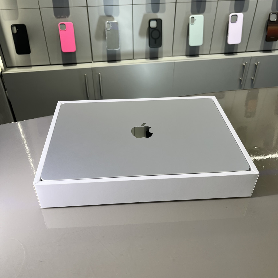 Ноутбук Apple MacBook Air 13 2024 M3 8/256GB Silver (Б/У)