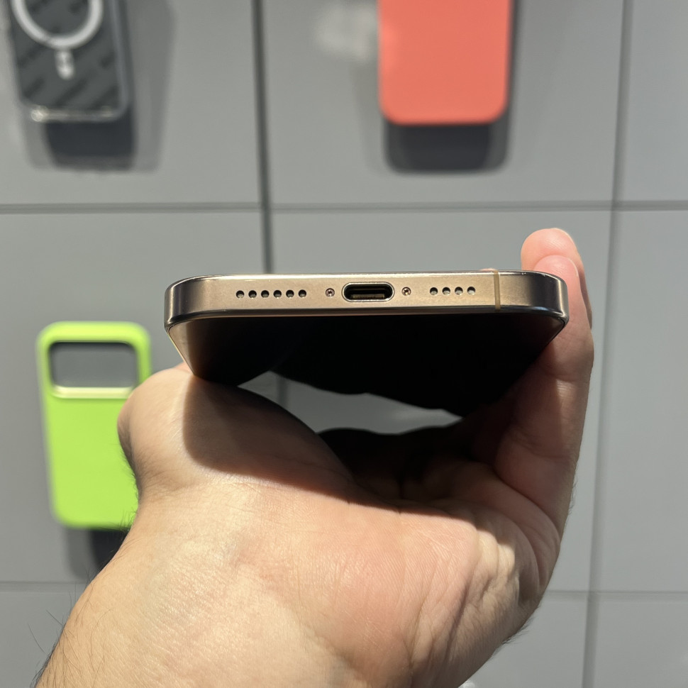 Смартфон Apple iPhone 16 Pro Max 256GB Desert Titanium (Б/У)