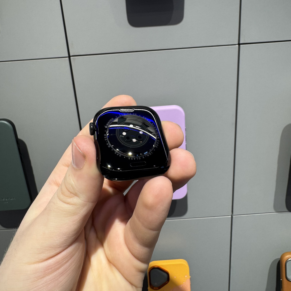 Умные часы Apple Watch Series 10 46mm Jet Black Aluminum Case with Black Sport Band (M/L) (Б/У)