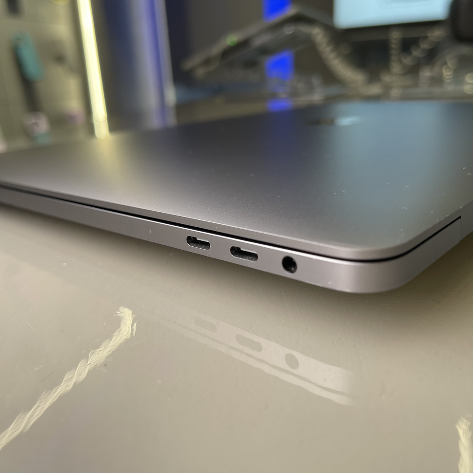 Ноутбук Apple MacBook Pro 16 (2019) 32/512GB Space Gray (Б/У)