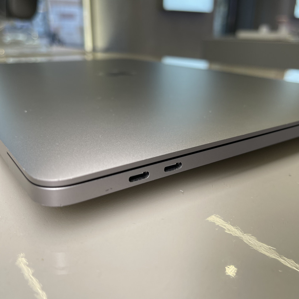Ноутбук Apple MacBook Pro 16 (2019) 32/512GB Space Gray (Б/У)