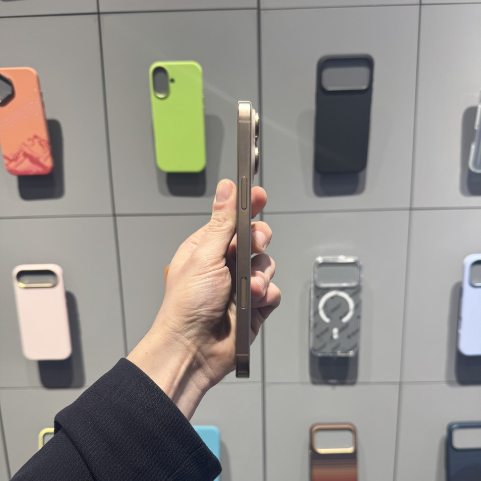 Смартфон Apple iPhone 16 Pro Max 256GB Пустынный титан (Desert Titanium) (Б/У)