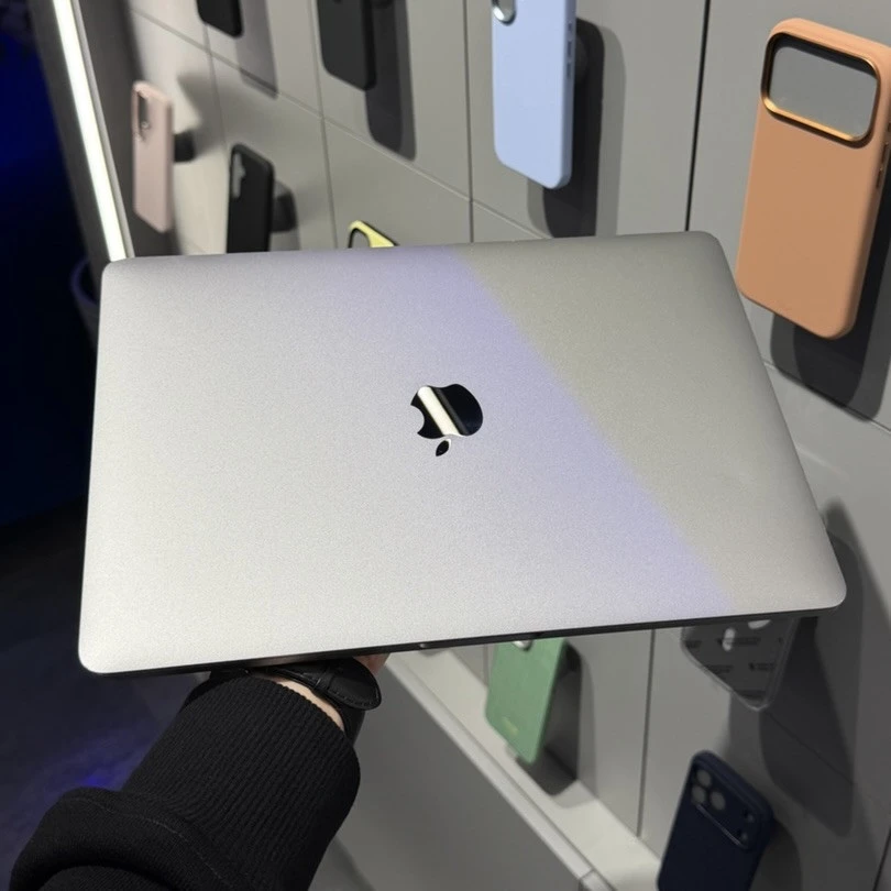 Ноутбук Apple MacBook Pro 13-inch intel i5 (2018) 8/256GB Space Gray (Б/У)