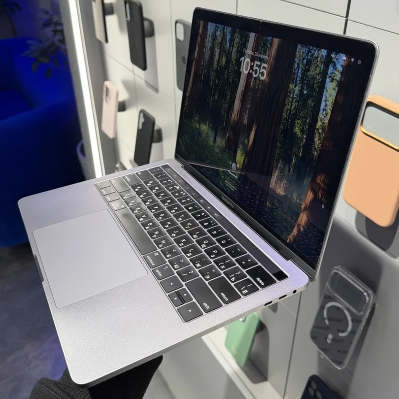 Ноутбук Apple MacBook Pro 13-inch intel i5 (2018) 8/256GB Space Gray (Б/У)