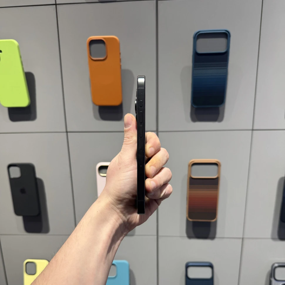 Смартфон Apple iPhone 15 Pro 256GB Черный титан (Black Titanium) (Б/У)