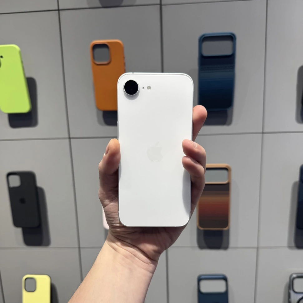 Смартфон Apple iPhone 16e 128GB Белый (White) (Б/У)