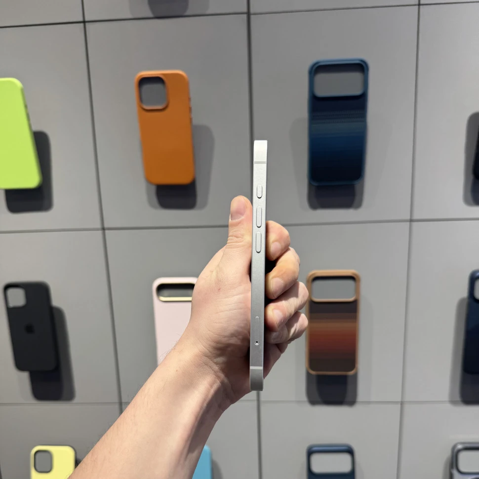 Смартфон Apple iPhone 16e 128GB Белый (White) (Б/У)