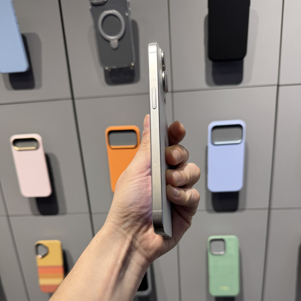 Смартфон Apple iPhone 15 Pro Max 256Gb Белый (Б/У)