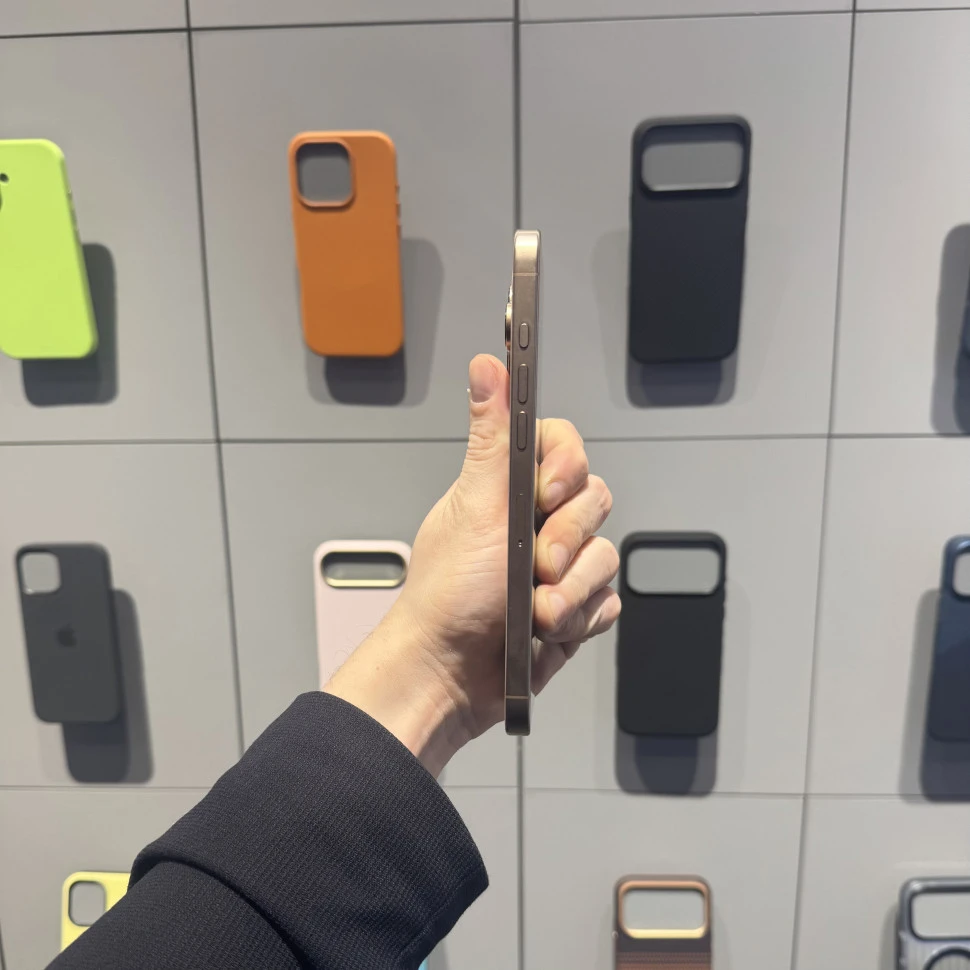 Смартфон Apple iPhone 16 Pro Max 256GB Пустынный титан (Desert Titanium)(Б/У)