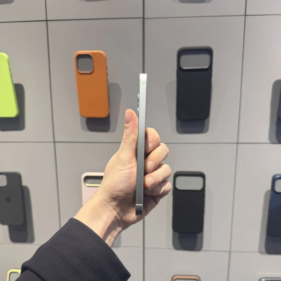 Смартфон Samsung Galaxy S25 12/256GB Мятный (Mint) (Б/У)