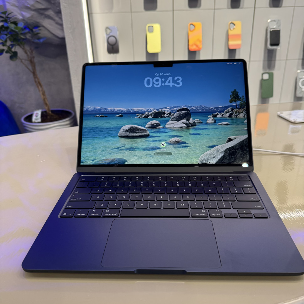 Ноутбук Apple MacBook Air 13 2025 MW123 (M4 8-Core GPU, 16/256GB) Темная ночь (Midnight) (Б/У)